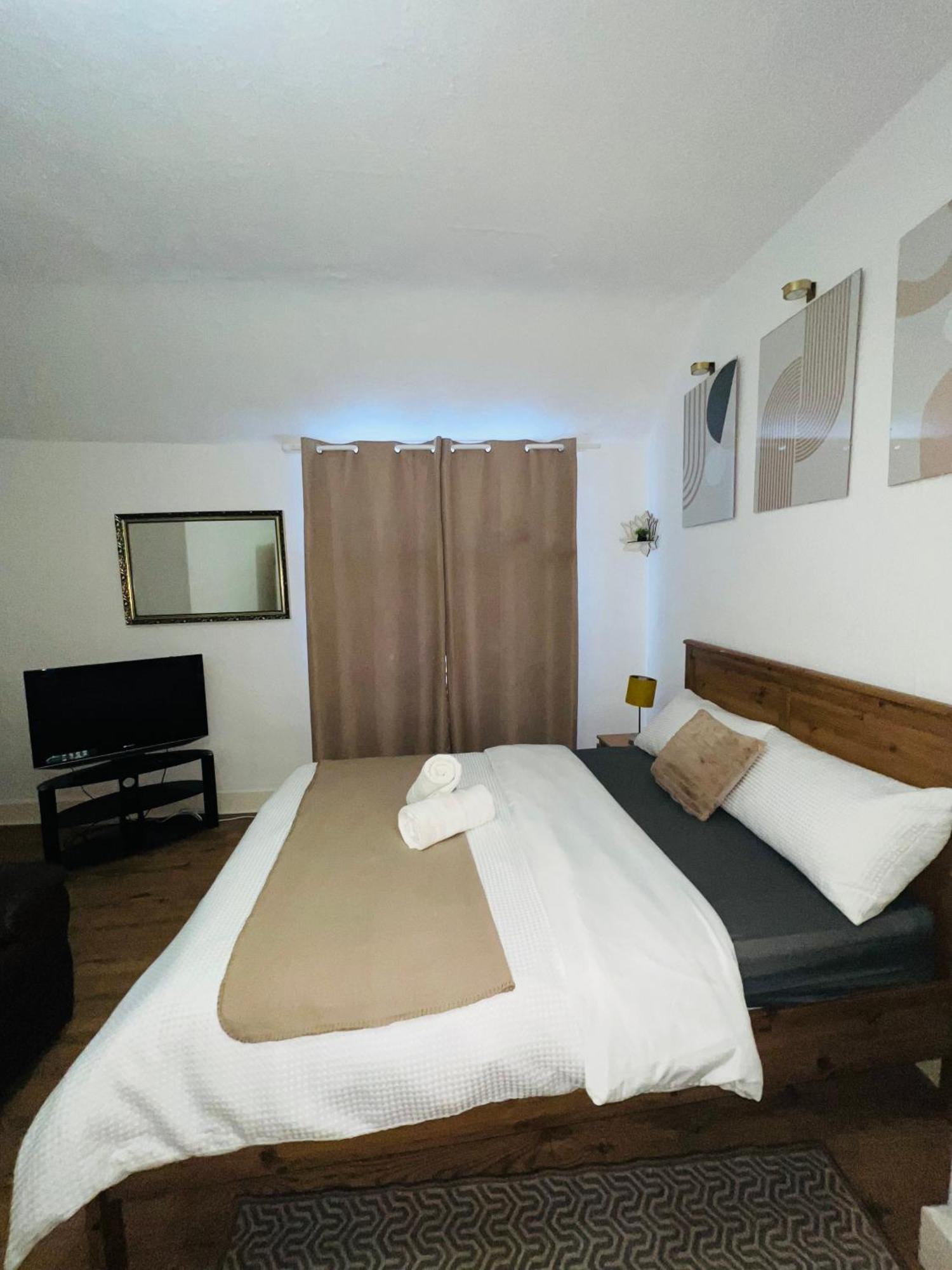 מידלסבורו Adorable Double Room מראה חיצוני תמונה